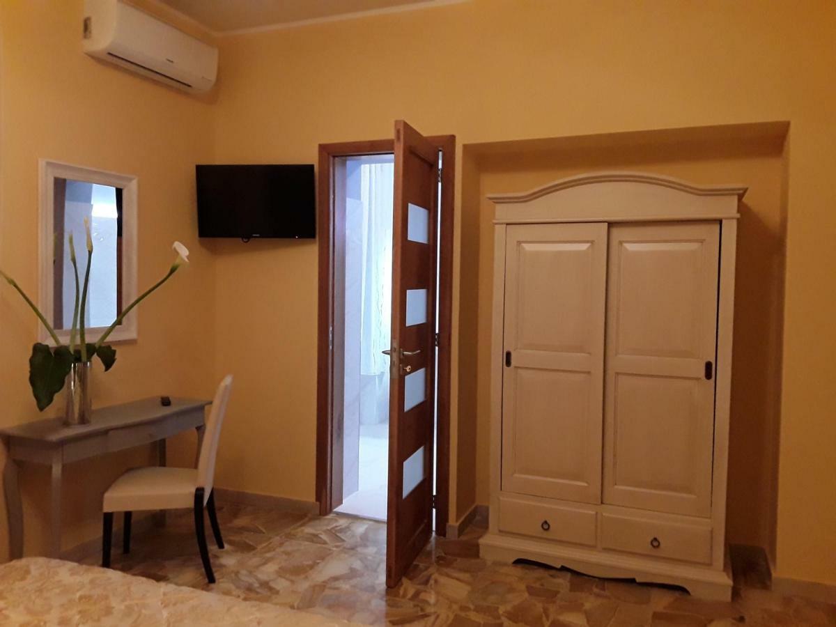 Bed and Breakfast La Riviera Milazzo Esterno foto