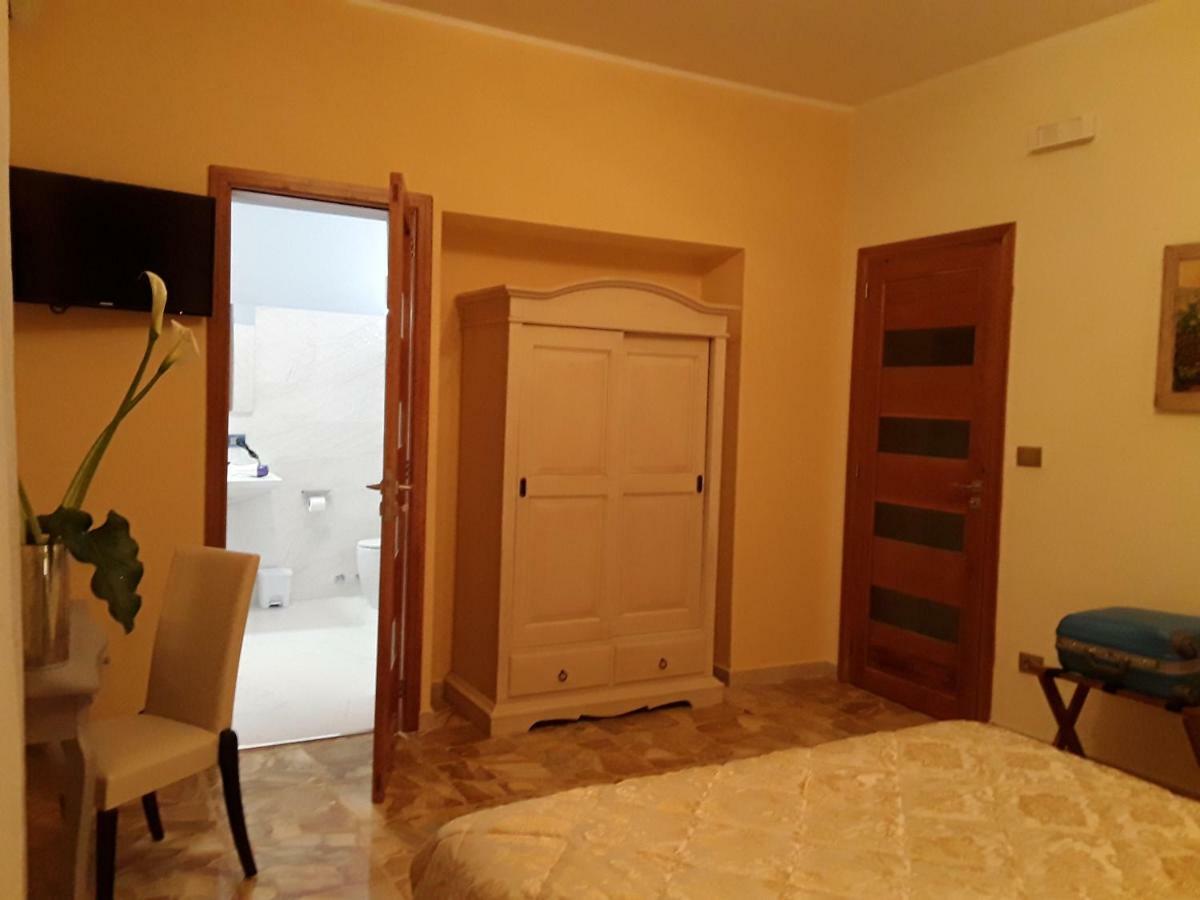 Bed and Breakfast La Riviera Milazzo Esterno foto